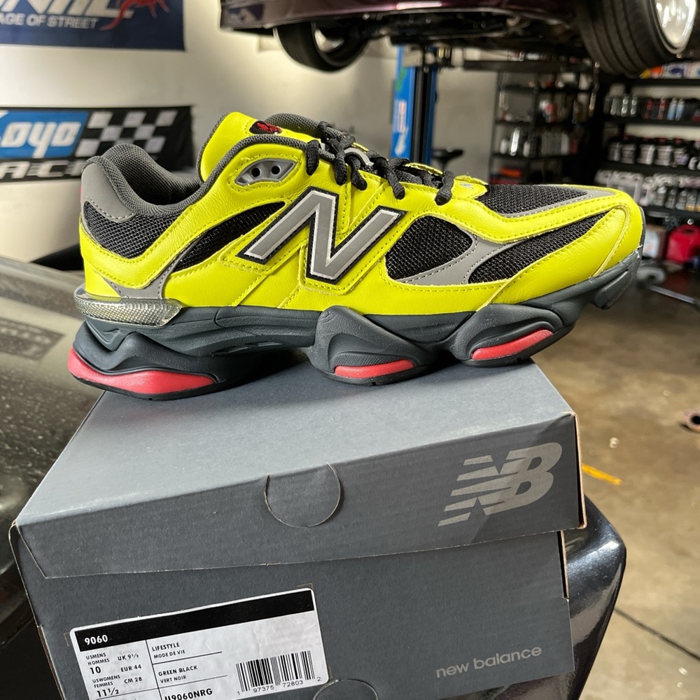 Brand new New Balance 9060 TEA TREE